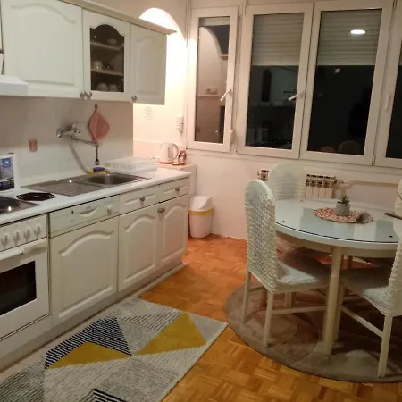 Apartman F&s - Novo *